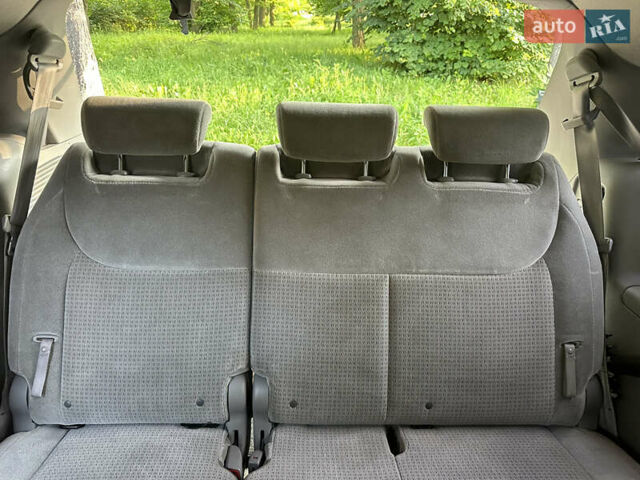 Бежевый Тойота Сиенна, объемом двигателя 3.5 л и пробегом 375 тыс. км за 9800 $, фото 40 на Automoto.ua