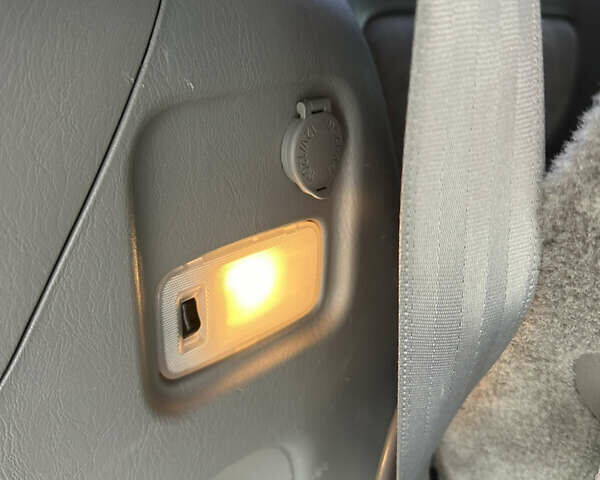 Бежевый Тойота Сиенна, объемом двигателя 3.5 л и пробегом 375 тыс. км за 9800 $, фото 10 на Automoto.ua