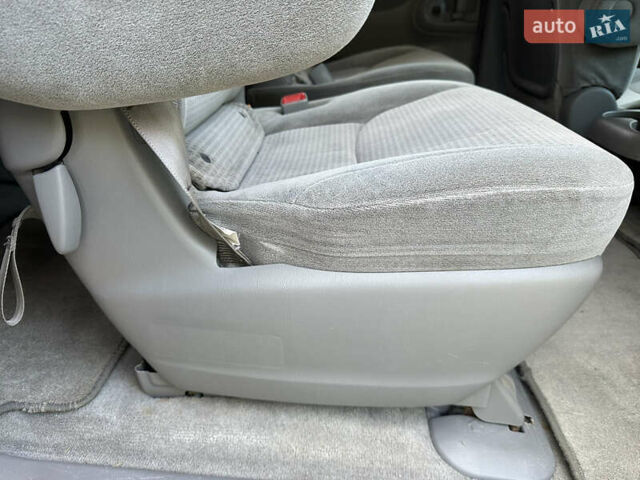 Бежевый Тойота Сиенна, объемом двигателя 3.5 л и пробегом 375 тыс. км за 9800 $, фото 72 на Automoto.ua