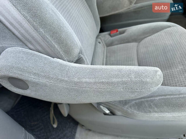 Бежевый Тойота Сиенна, объемом двигателя 3.5 л и пробегом 375 тыс. км за 9800 $, фото 44 на Automoto.ua