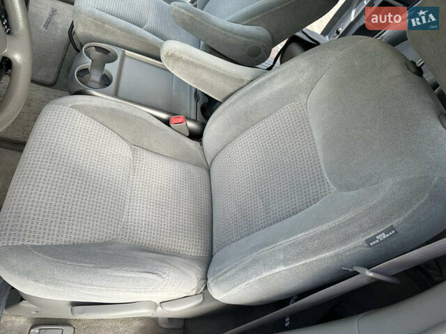 Бежевый Тойота Сиенна, объемом двигателя 3.5 л и пробегом 375 тыс. км за 9800 $, фото 61 на Automoto.ua