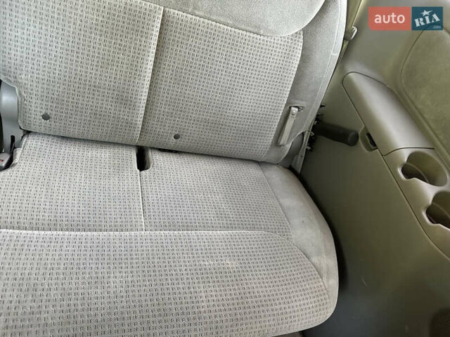 Бежевый Тойота Сиенна, объемом двигателя 3.5 л и пробегом 375 тыс. км за 9800 $, фото 38 на Automoto.ua