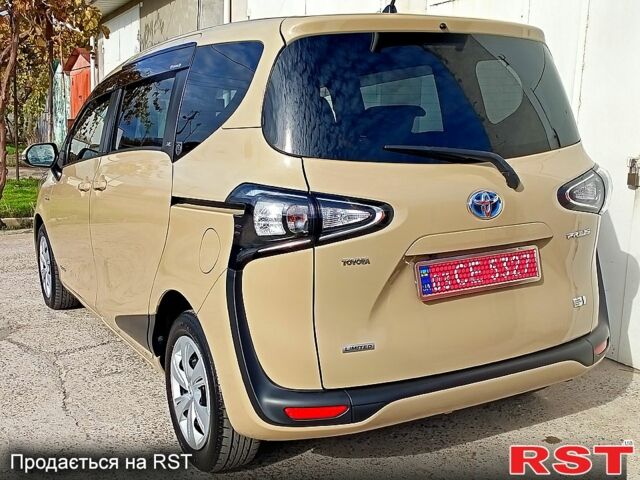 Бежевый Тойота Сиенна, объемом двигателя 1.5 л и пробегом 60 тыс. км за 16500 $, фото 4 на Automoto.ua