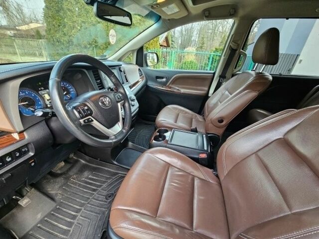 Черный Тойота Сиенна, объемом двигателя 3.5 л и пробегом 187 тыс. км за 11750 $, фото 8 на Automoto.ua