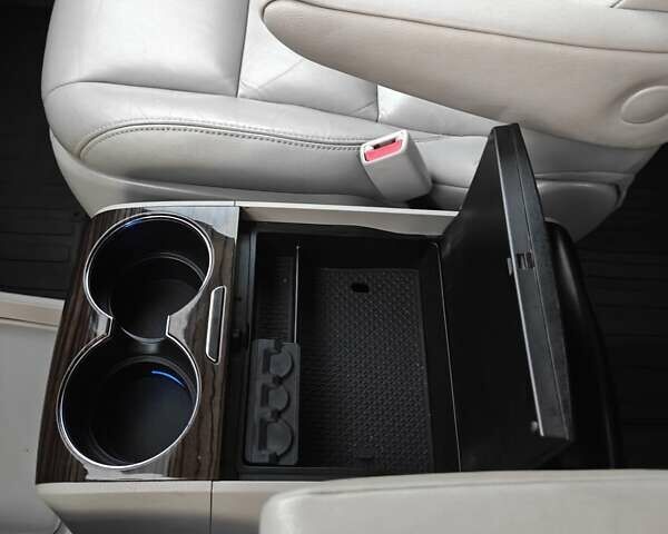 Чорний Тойота Сієнна, об'ємом двигуна 3.5 л та пробігом 170 тис. км за 17900 $, фото 35 на Automoto.ua