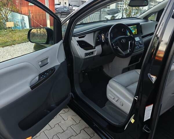 Чорний Тойота Сієнна, об'ємом двигуна 3.5 л та пробігом 170 тис. км за 17900 $, фото 15 на Automoto.ua