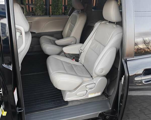 Чорний Тойота Сієнна, об'ємом двигуна 3.5 л та пробігом 170 тис. км за 17900 $, фото 17 на Automoto.ua