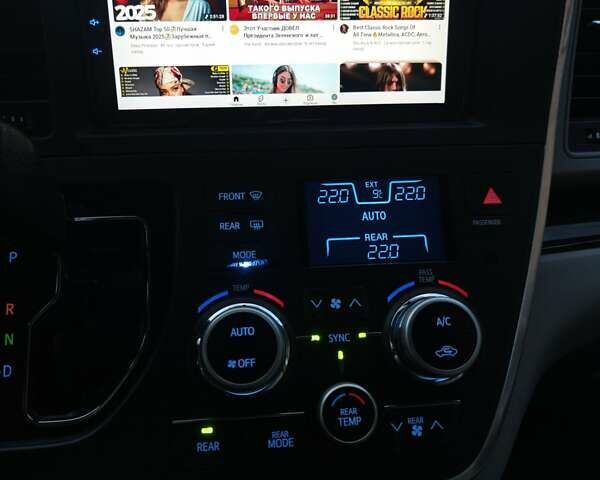 Чорний Тойота Сієнна, об'ємом двигуна 3.5 л та пробігом 170 тис. км за 17900 $, фото 12 на Automoto.ua