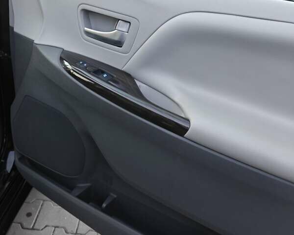 Чорний Тойота Сієнна, об'ємом двигуна 3.5 л та пробігом 170 тис. км за 17900 $, фото 22 на Automoto.ua