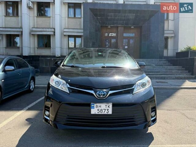 Черный Тойота Сиенна, объемом двигателя 3.5 л и пробегом 177 тыс. км за 19000 $, фото 6 на Automoto.ua