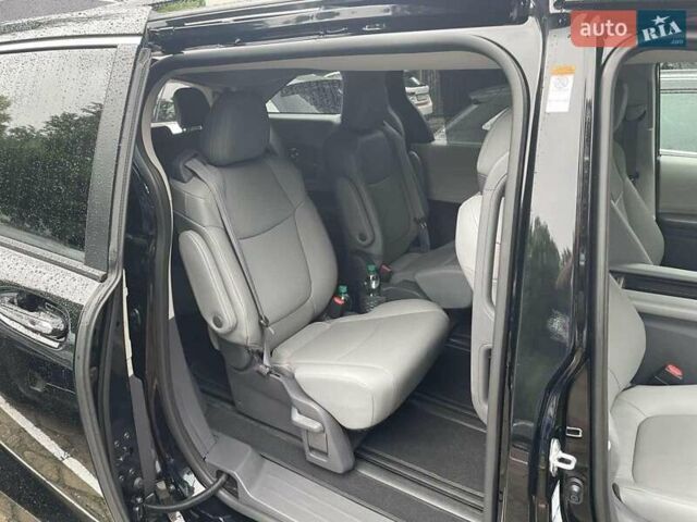 Чорний Тойота Сієнна, об'ємом двигуна 2.49 л та пробігом 150 тис. км за 32000 $, фото 7 на Automoto.ua