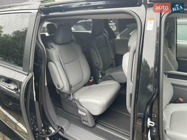 Чорний Тойота Сієнна, об'ємом двигуна 2.49 л та пробігом 150 тис. км за 32000 $, фото 10 на Automoto.ua