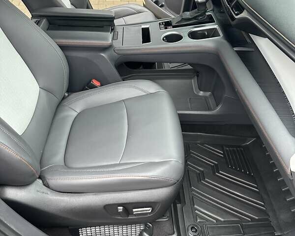 Черный Тойота Сиенна, объемом двигателя 2.5 л и пробегом 121 тыс. км за 37800 $, фото 16 на Automoto.ua