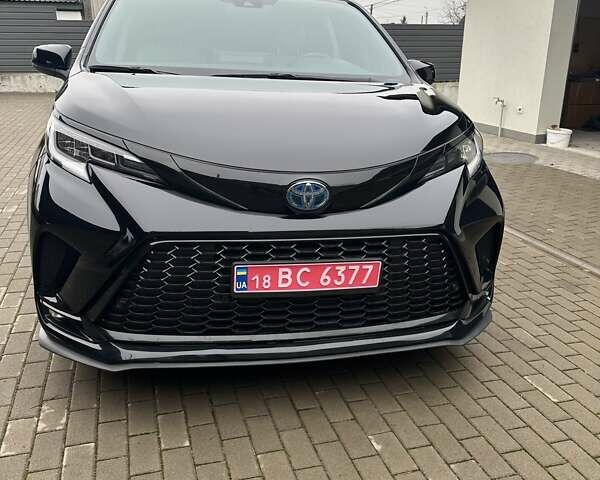 Черный Тойота Сиенна, объемом двигателя 2.5 л и пробегом 121 тыс. км за 37800 $, фото 2 на Automoto.ua