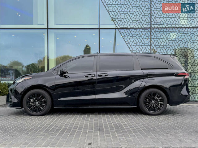 Черный Тойота Сиенна, объемом двигателя 2.49 л и пробегом 55 тыс. км за 43600 $, фото 1 на Automoto.ua