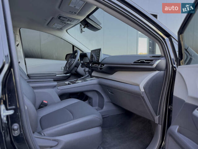 Черный Тойота Сиенна, объемом двигателя 2.49 л и пробегом 55 тыс. км за 43600 $, фото 12 на Automoto.ua