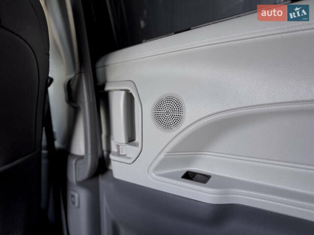 Черный Тойота Сиенна, объемом двигателя 2.49 л и пробегом 55 тыс. км за 43600 $, фото 28 на Automoto.ua