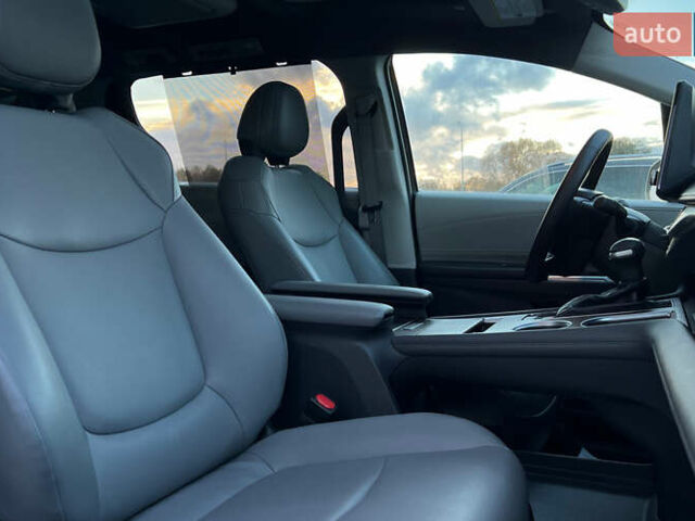 Черный Тойота Сиенна, объемом двигателя 2.49 л и пробегом 30 тыс. км за 47800 $, фото 17 на Automoto.ua