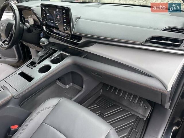 Черный Тойота Сиенна, объемом двигателя 2.5 л и пробегом 121 тыс. км за 37800 $, фото 13 на Automoto.ua