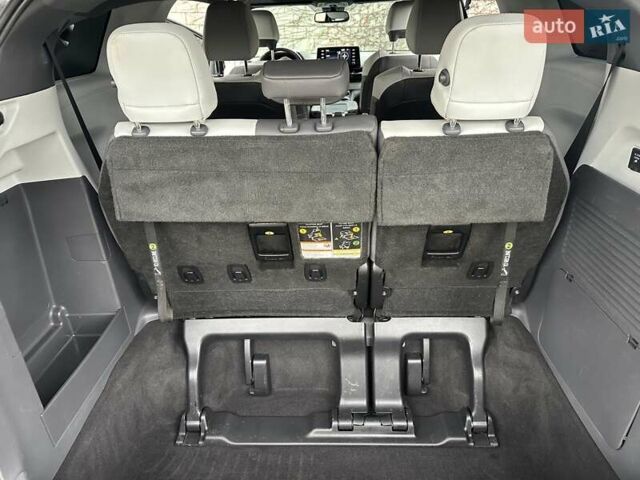 Черный Тойота Сиенна, объемом двигателя 2.5 л и пробегом 121 тыс. км за 37800 $, фото 9 на Automoto.ua