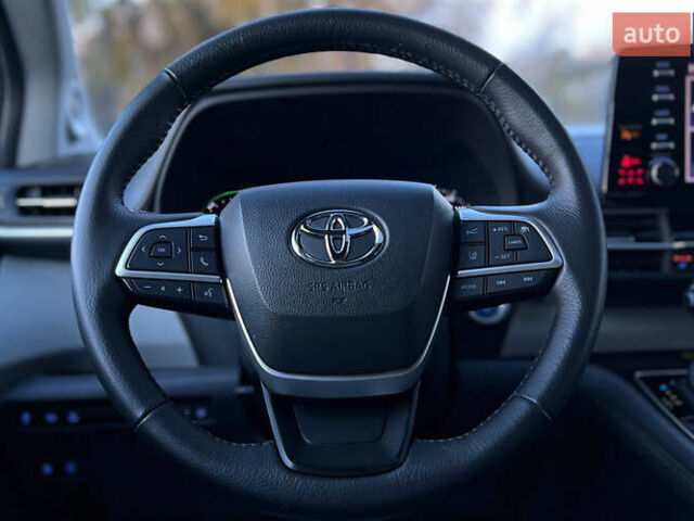 Черный Тойота Сиенна, объемом двигателя 2.49 л и пробегом 30 тыс. км за 47800 $, фото 8 на Automoto.ua