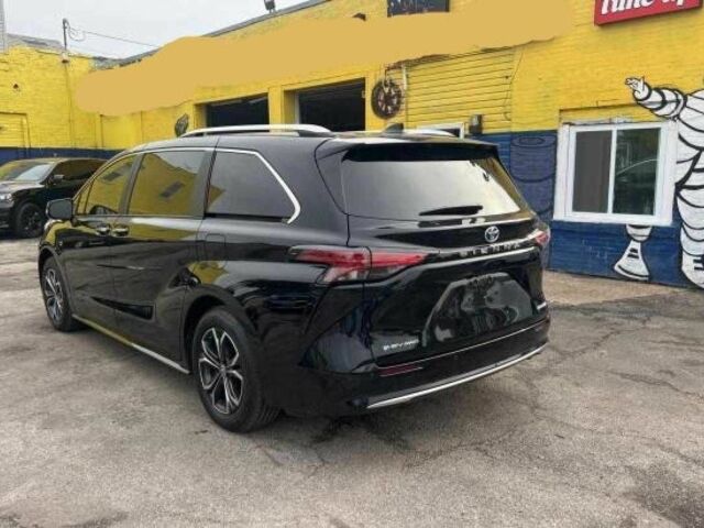 Чорний Тойота Сієнна, об'ємом двигуна 2.5 л та пробігом 5 тис. км за 23000 $, фото 1 на Automoto.ua