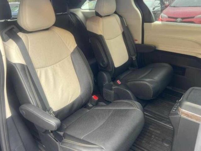 Чорний Тойота Сієнна, об'ємом двигуна 2.5 л та пробігом 5 тис. км за 23000 $, фото 10 на Automoto.ua