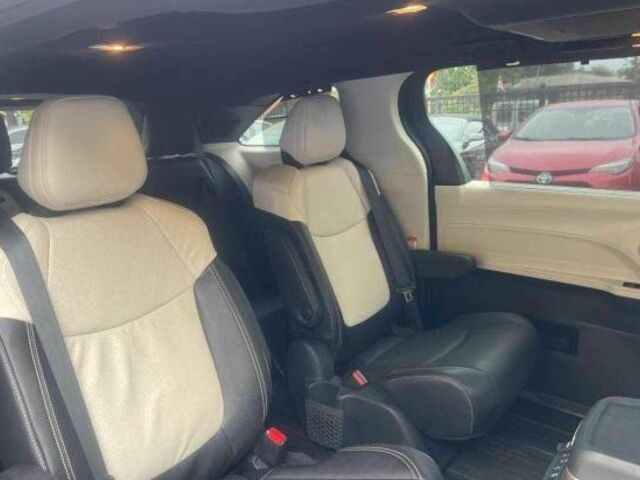 Чорний Тойота Сієнна, об'ємом двигуна 2.5 л та пробігом 5 тис. км за 23000 $, фото 9 на Automoto.ua