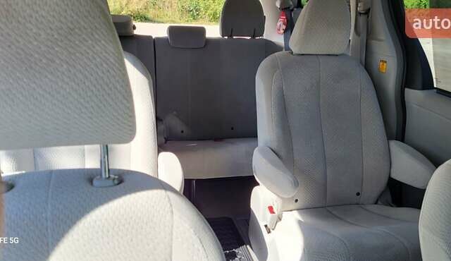 Коричневый Тойота Сиенна, объемом двигателя 3.46 л и пробегом 185 тыс. км за 17200 $, фото 13 на Automoto.ua