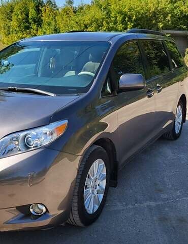 Коричневый Тойота Сиенна, объемом двигателя 3.46 л и пробегом 185 тыс. км за 17200 $, фото 4 на Automoto.ua