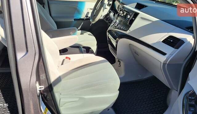 Коричневый Тойота Сиенна, объемом двигателя 3.46 л и пробегом 185 тыс. км за 17200 $, фото 14 на Automoto.ua