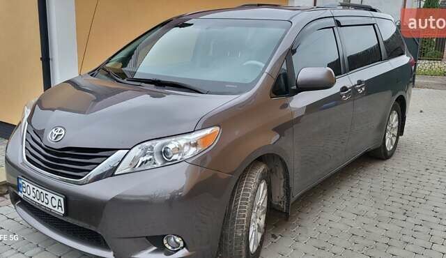 Коричневый Тойота Сиенна, объемом двигателя 3.46 л и пробегом 185 тыс. км за 17200 $, фото 3 на Automoto.ua