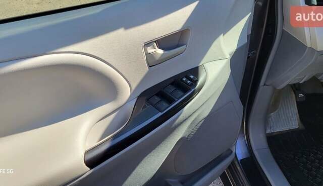 Коричневый Тойота Сиенна, объемом двигателя 3.46 л и пробегом 185 тыс. км за 17200 $, фото 18 на Automoto.ua