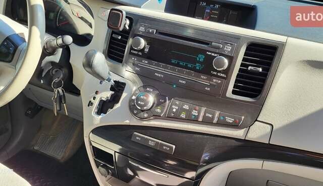 Коричневый Тойота Сиенна, объемом двигателя 3.46 л и пробегом 185 тыс. км за 17200 $, фото 17 на Automoto.ua