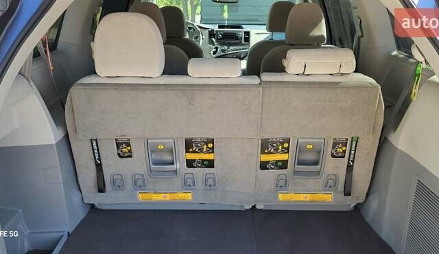 Коричневый Тойота Сиенна, объемом двигателя 3.46 л и пробегом 185 тыс. км за 17200 $, фото 26 на Automoto.ua