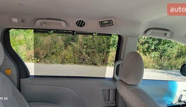 Коричневый Тойота Сиенна, объемом двигателя 3.46 л и пробегом 185 тыс. км за 17200 $, фото 12 на Automoto.ua