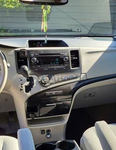 Коричневый Тойота Сиенна, объемом двигателя 3.46 л и пробегом 185 тыс. км за 17200 $, фото 22 на Automoto.ua