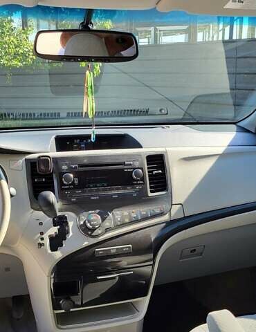 Коричневый Тойота Сиенна, объемом двигателя 3.46 л и пробегом 185 тыс. км за 17200 $, фото 23 на Automoto.ua