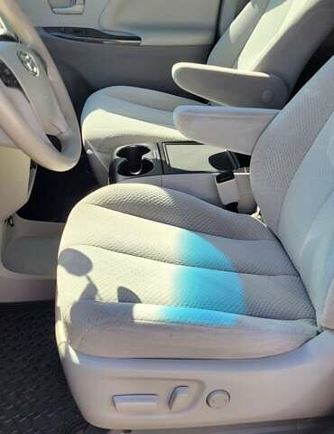 Коричневый Тойота Сиенна, объемом двигателя 3.46 л и пробегом 185 тыс. км за 17200 $, фото 20 на Automoto.ua