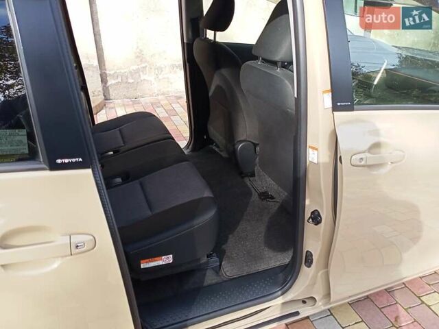 Коричневый Тойота Сиенна, объемом двигателя 1.5 л и пробегом 60 тыс. км за 16500 $, фото 63 на Automoto.ua