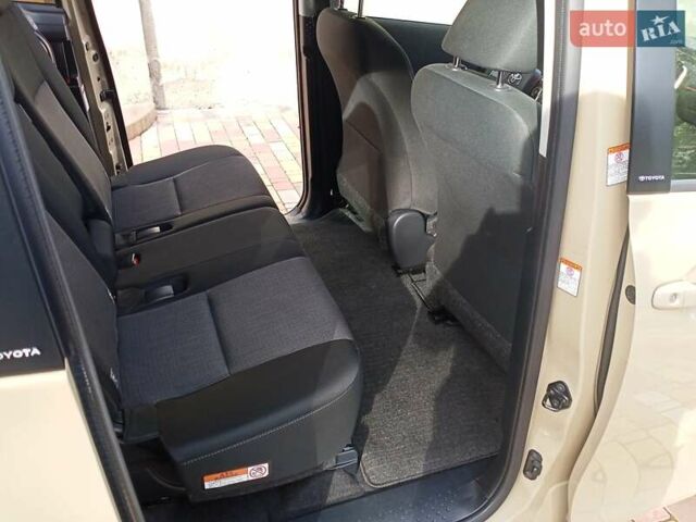 Коричневый Тойота Сиенна, объемом двигателя 1.5 л и пробегом 60 тыс. км за 16500 $, фото 65 на Automoto.ua