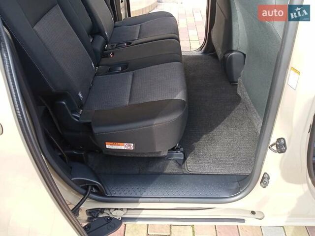 Коричневый Тойота Сиенна, объемом двигателя 1.5 л и пробегом 60 тыс. км за 16500 $, фото 67 на Automoto.ua