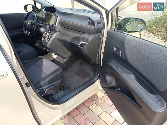 Коричневый Тойота Сиенна, объемом двигателя 1.5 л и пробегом 60 тыс. км за 16500 $, фото 61 на Automoto.ua