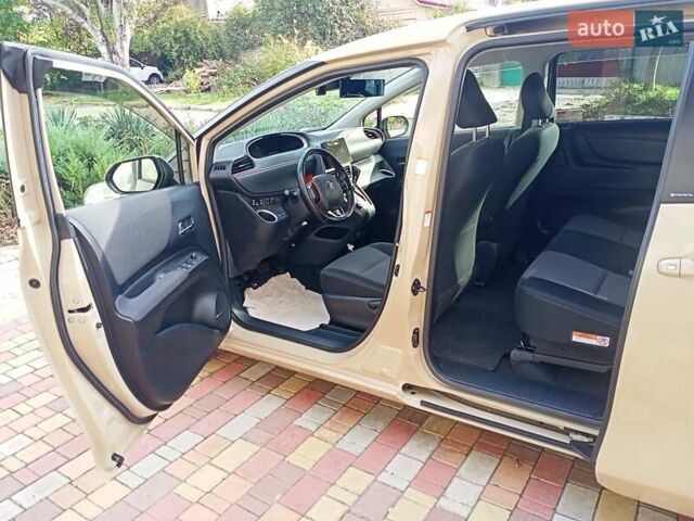 Коричневый Тойота Сиенна, объемом двигателя 1.5 л и пробегом 60 тыс. км за 16500 $, фото 49 на Automoto.ua