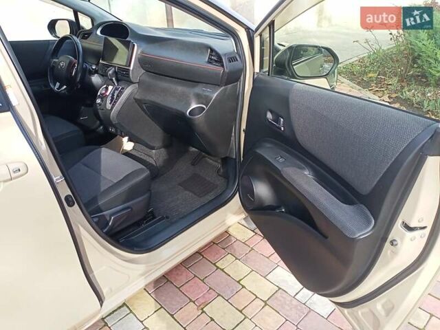 Коричневый Тойота Сиенна, объемом двигателя 1.5 л и пробегом 60 тыс. км за 16500 $, фото 62 на Automoto.ua