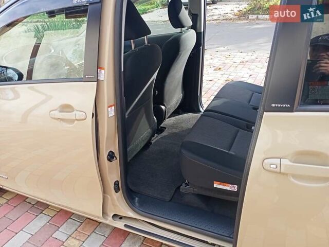 Коричневый Тойота Сиенна, объемом двигателя 1.5 л и пробегом 60 тыс. км за 16500 $, фото 48 на Automoto.ua