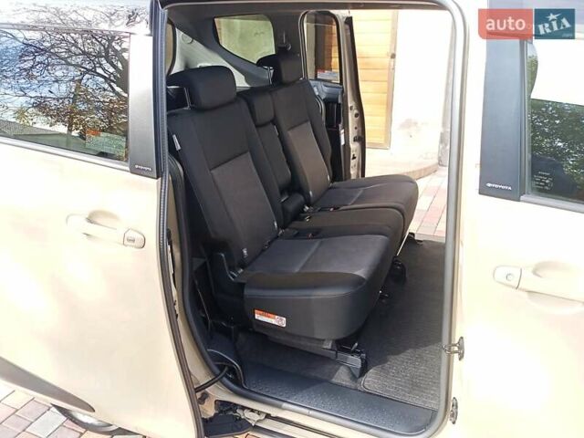 Коричневый Тойота Сиенна, объемом двигателя 1.5 л и пробегом 60 тыс. км за 16500 $, фото 64 на Automoto.ua