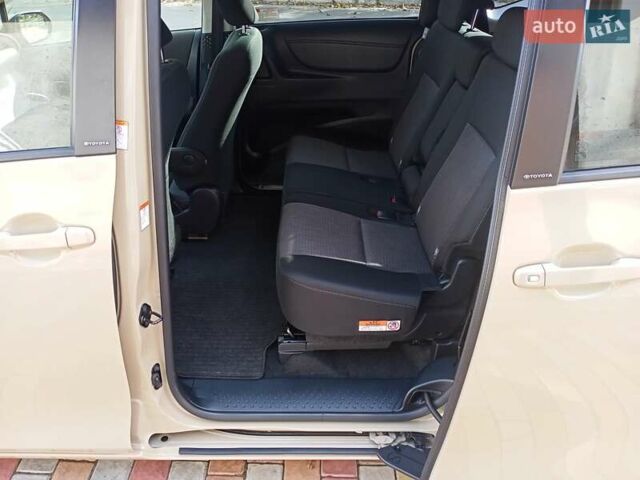 Коричневый Тойота Сиенна, объемом двигателя 1.5 л и пробегом 60 тыс. км за 16500 $, фото 47 на Automoto.ua