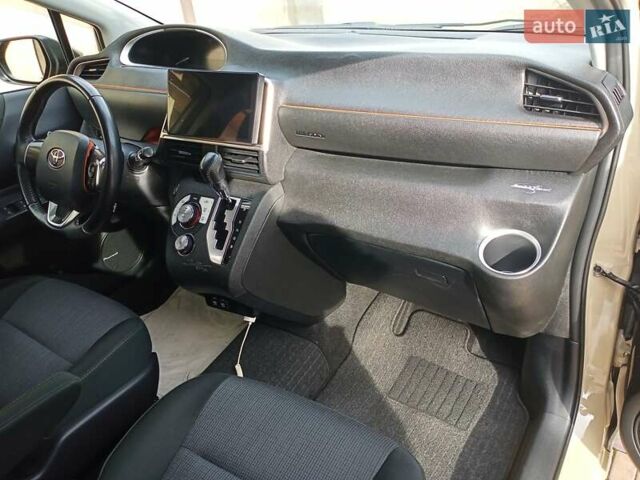 Коричневый Тойота Сиенна, объемом двигателя 1.5 л и пробегом 60 тыс. км за 16500 $, фото 57 на Automoto.ua