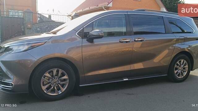 Коричневий Тойота Сієнна, об'ємом двигуна 2.5 л та пробігом 91 тис. км за 39700 $, фото 3 на Automoto.ua